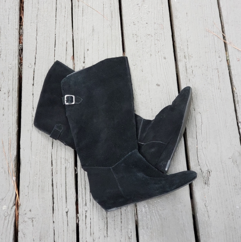 Black Boots - Picture 3 of 4